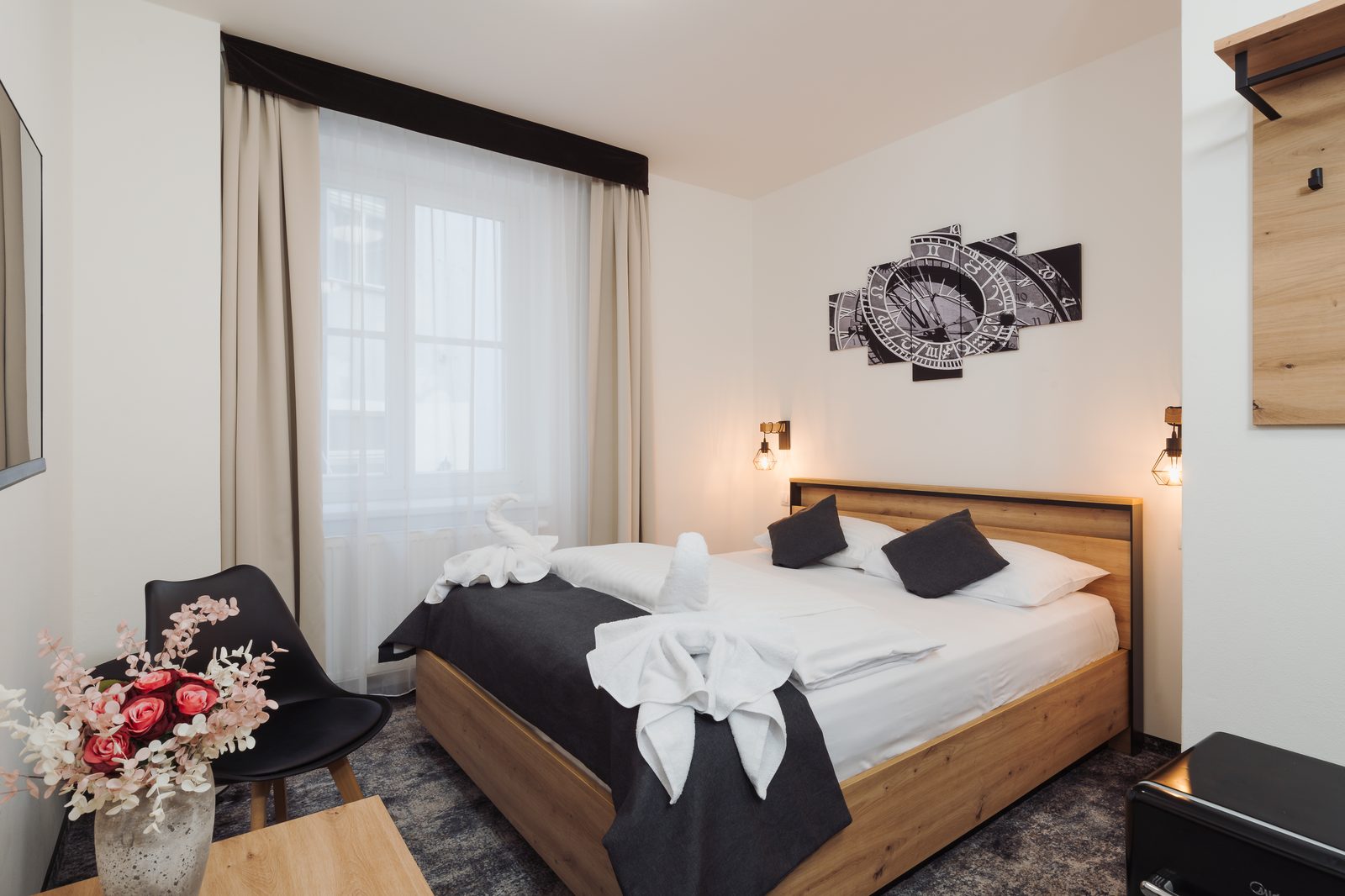 Cosy double room with Astronomical Clock artwork